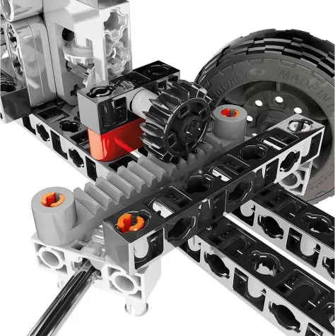 laboratorio di meccanica - auto da corsa