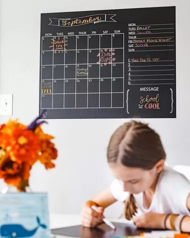 calendario da muro effetto lavagna - include 4 butterstix gessetti multicolore: 3