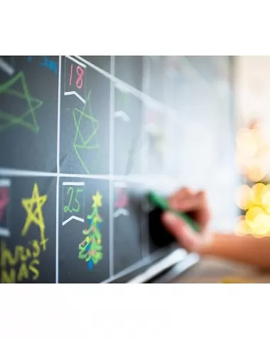calendario da muro effetto lavagna - include 4 butterstix gessetti multicolore: 7