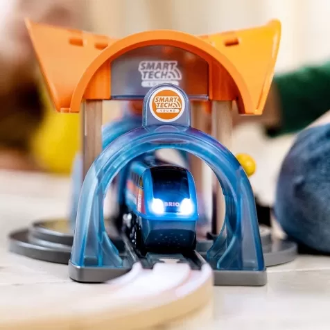 stazione ferroviaria con tunnel azione smart tech sound