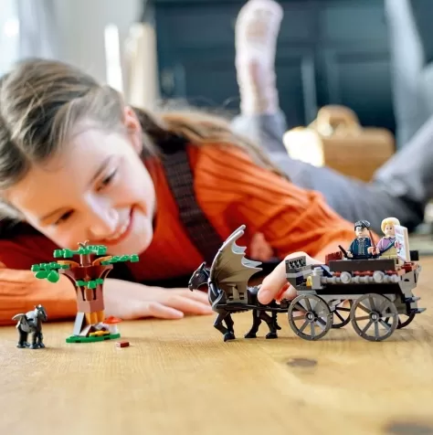 76400 - thestral e carrozza di hogwarts