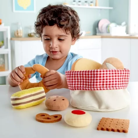 cesto di pane con 8 accessori in stoffa