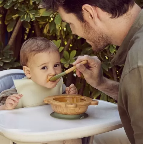 scodella in legno con cucchiaio con ventosa -  wooden plate chick