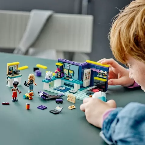 LEGO Friends 41755 La Cameretta di Nova Camera da Letto a Tema Videogiochi  Giochi per Bambini