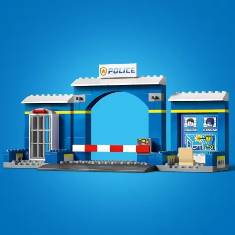 60370 - inseguimento alla stazione di polizia