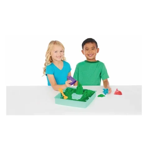 kinetic sand - castello di sabbia 450g con vaschetta e accessori - colori assortiti