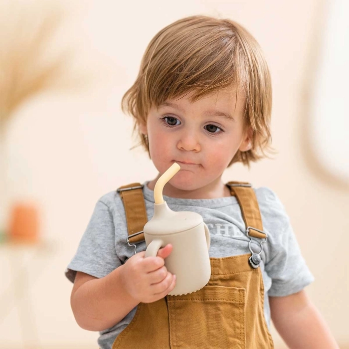 bicchiere con cannuccia sabbia (linea silicone)