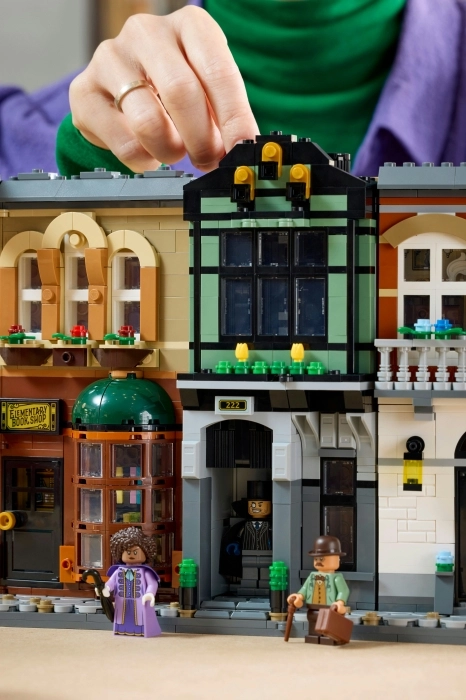 10351 - sherlock holmes: book nook: 11