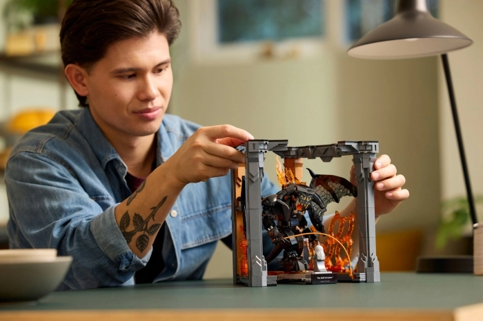 10367 - il signore degli anelli: book nook del balrog™: 23