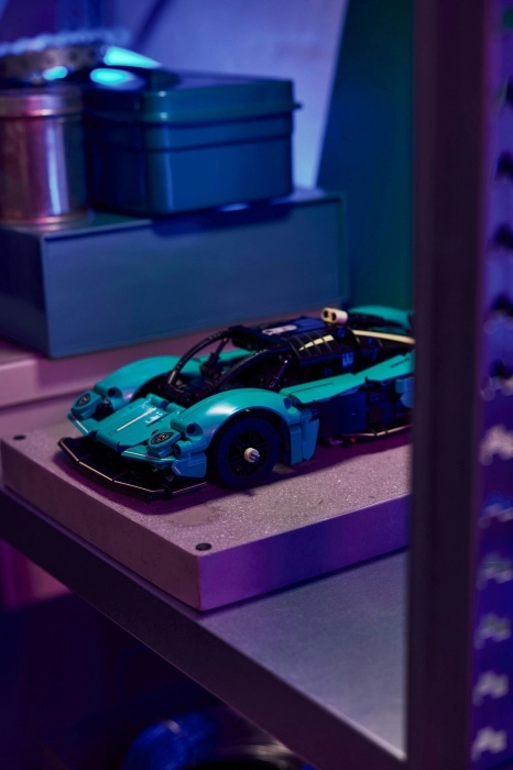 42208 - aston martin valkyrie: 27