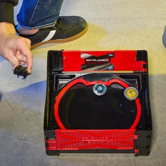beyblade x - clash and carry beystadium arena: 4