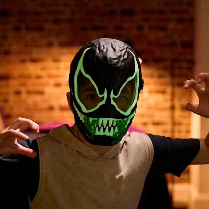 venom - maschera elettronica che si illumina al buio