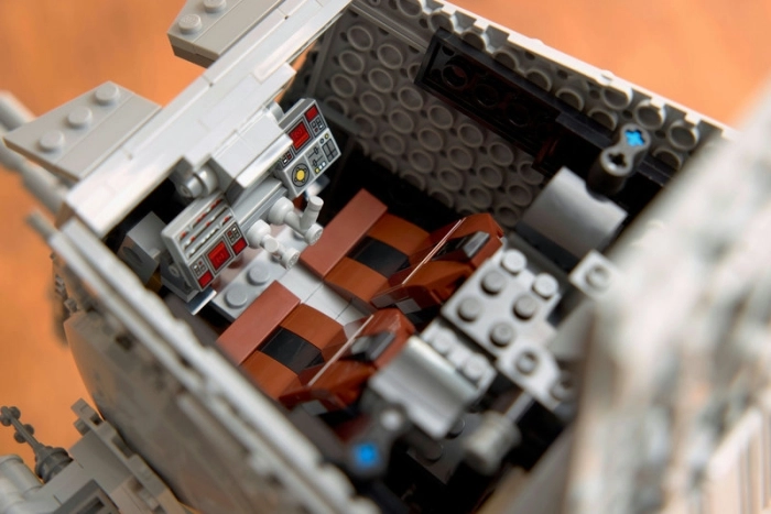 75417 - walker at-st™: 5