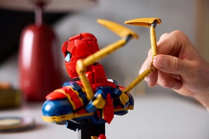 76326 - busto di iron spider-man: 4