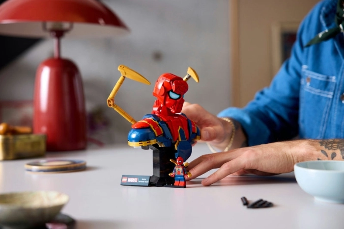 76326 - busto di iron spider-man: 5