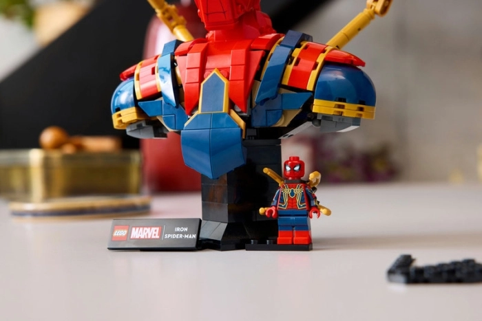 76326 - busto di iron spider-man: 6