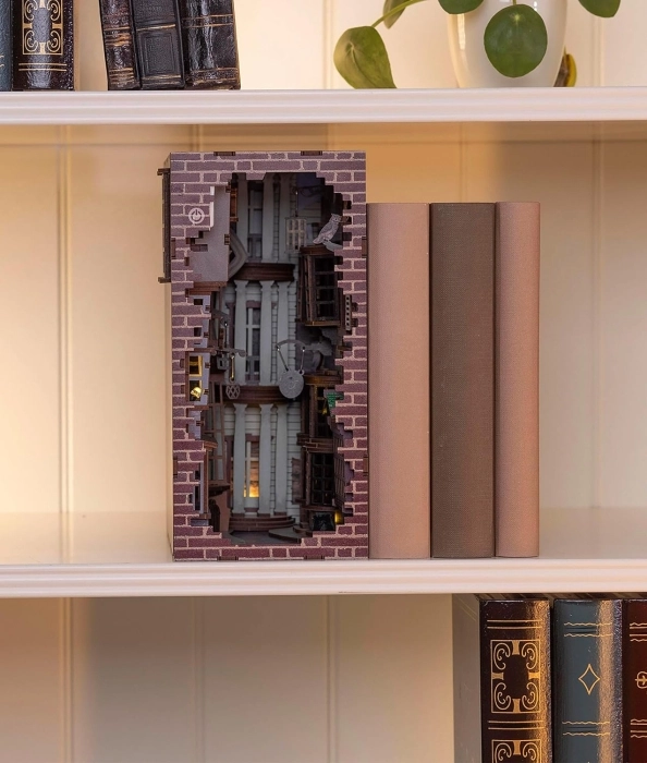 tiny adventures - book nook - harry potter diagon alley