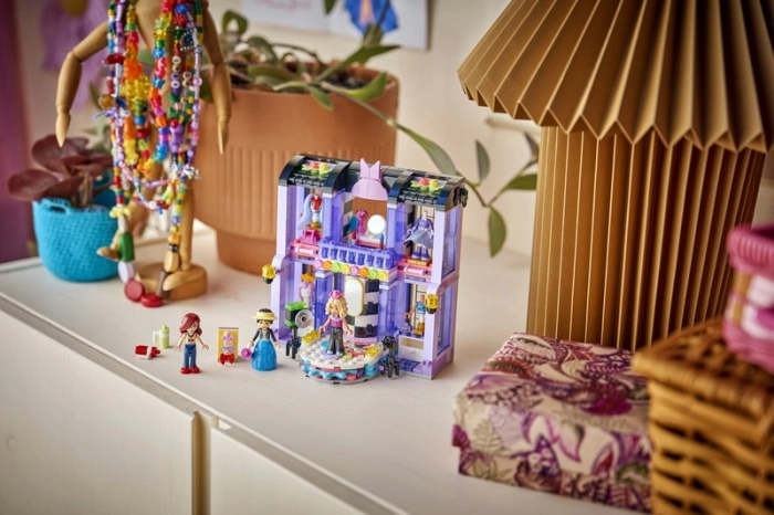 42685 - fashion show di heartlake city