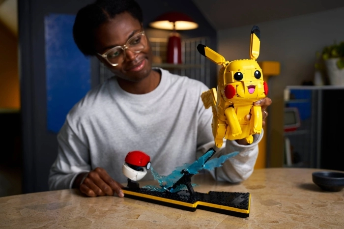 72152 - pikachu e poke ball