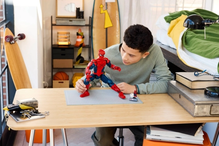 76346 - personaggio di spider-man