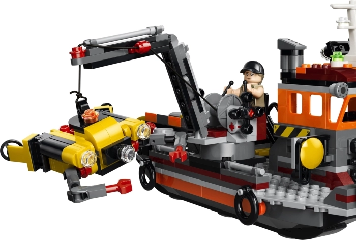 77983 - attacco alla barca del dinosauro mosasaurus